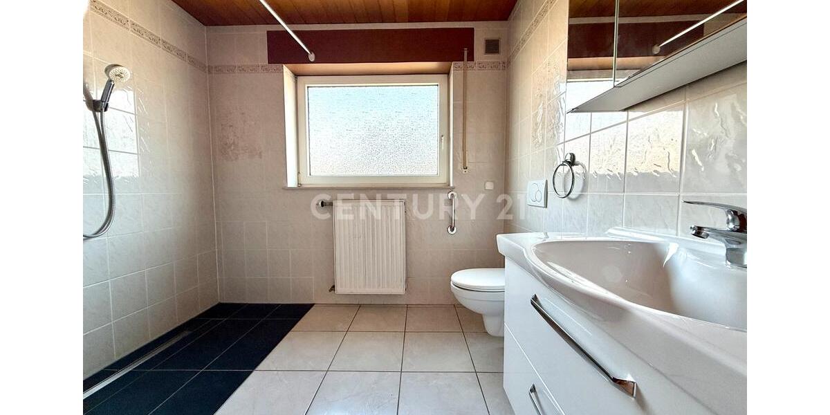 Erdgeschoßwohnung Groß-Gerau Gerau - 4 Zimmer, 121 m&sup2;, 1.400&euro; | Angebot:24571944