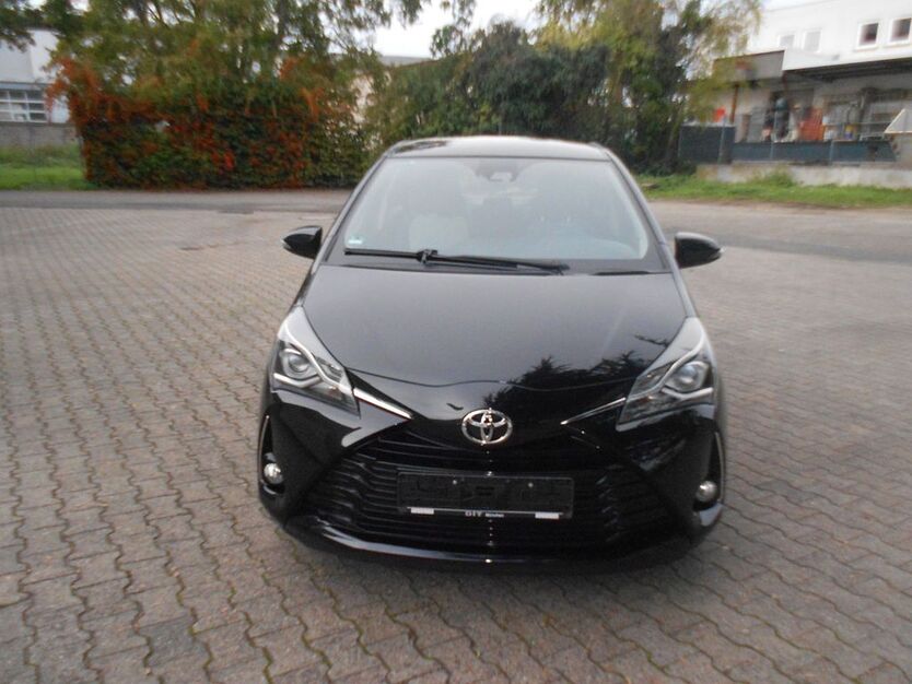 Toyota Yaris 55.000 km 13.300 € Frankfurt am Main 60386