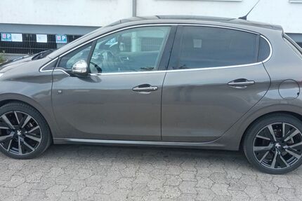 Peugeot 208 71.200 km 9.600 &euro; Mainz 55130