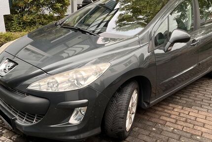 Peugeot 308 142.000 km 2.600 &euro; Hattersheim 65795