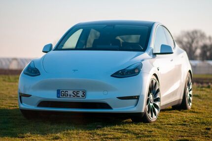 Tesla Model Y 35.000 km 42.500 &euro; Rüsselsheim 65428