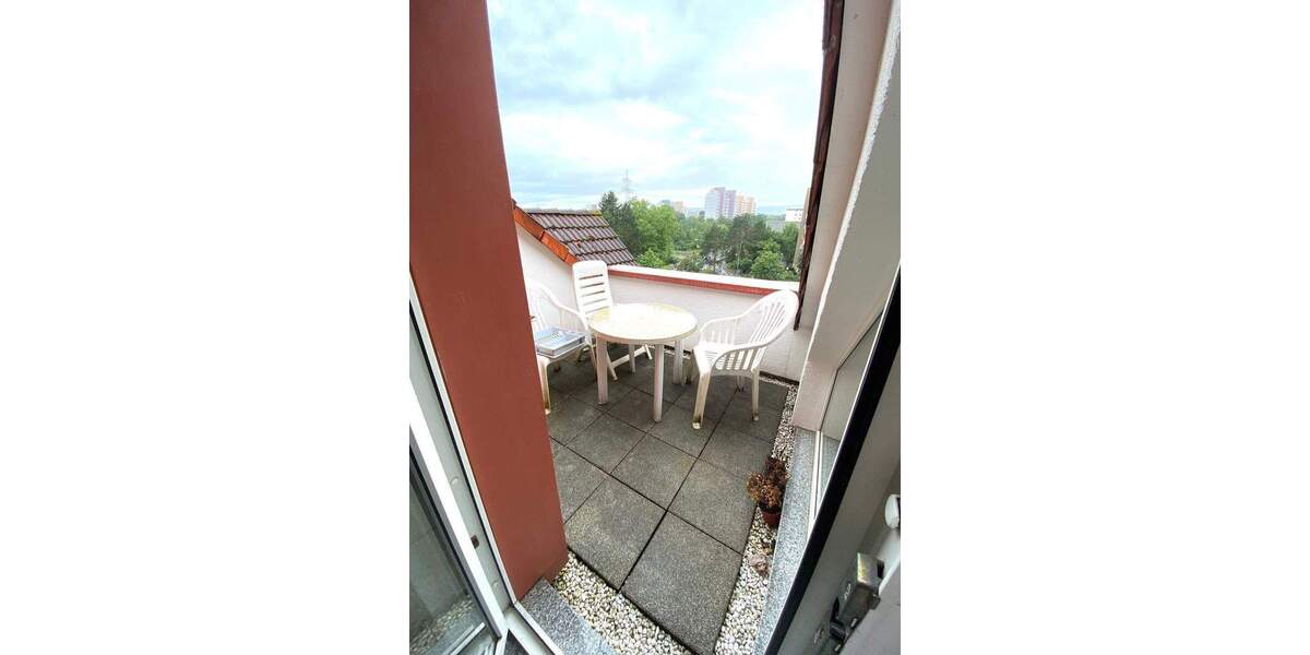 Frisch renoviert: 2-Zimmer Wohnung mit Balkon und Kamin 2 zimmer