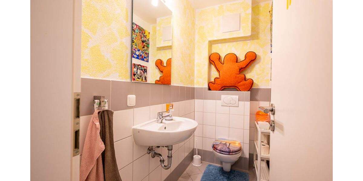 Frei ab Februar 2026: 95 m²-Wohnung - Baujahr 2005 - mit eigenem Gärtchen in Ortskernlage 3 zimmer